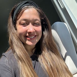 Meet your Posher, Valeria